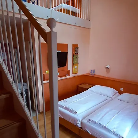 Jufa Hotel 3*